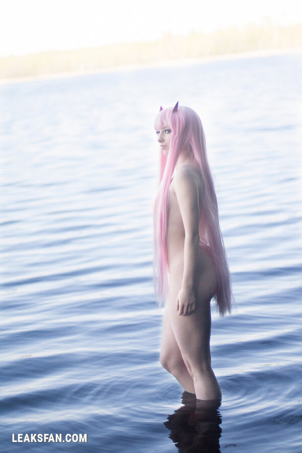 Lady Melamori - Zero Two - 21