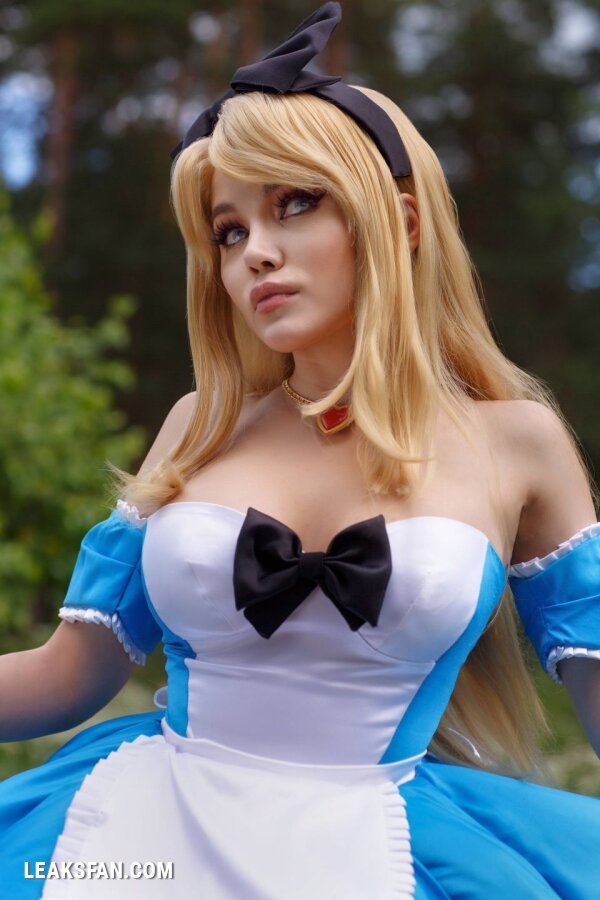 Kalinka Fox - Alice (Alice in Wonderland) - 1