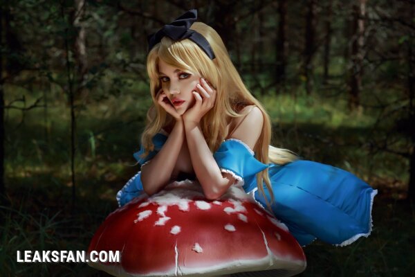 Kalinka Fox - Alice (Alice in Wonderland) - 1