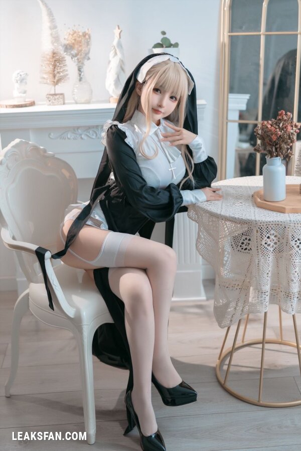 Sakurai - Nun (Random Cosplay) - 28