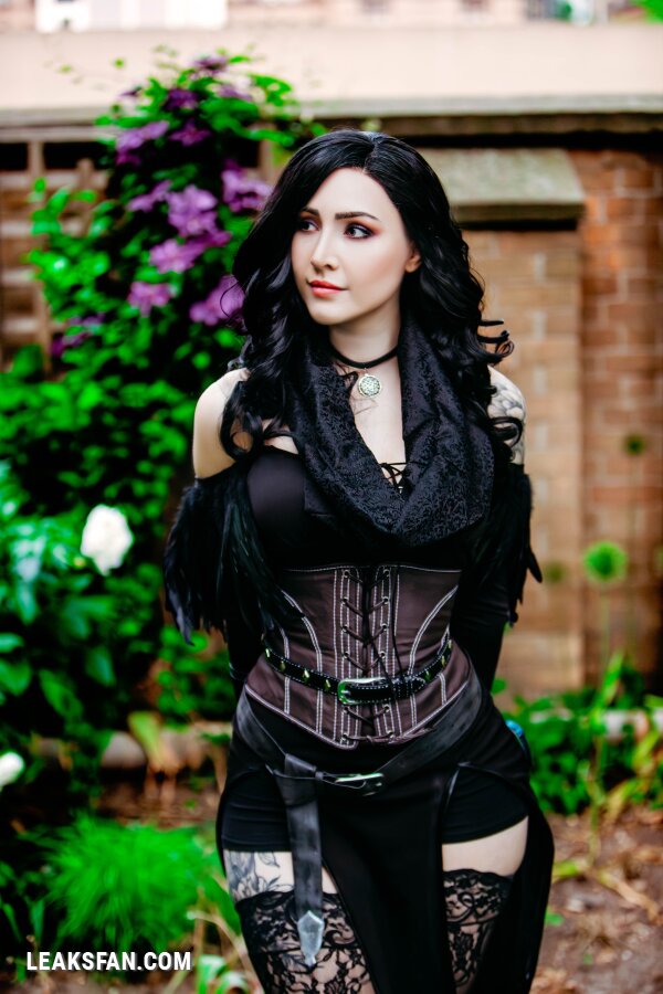 Luxlo Cosplay - Yennefer - 11