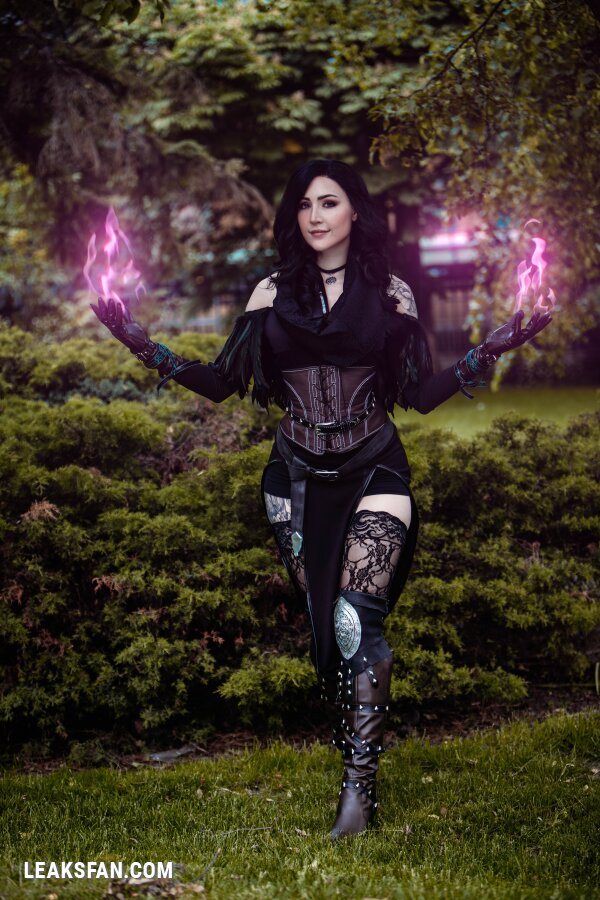 Luxlo Cosplay - Yennefer - 20