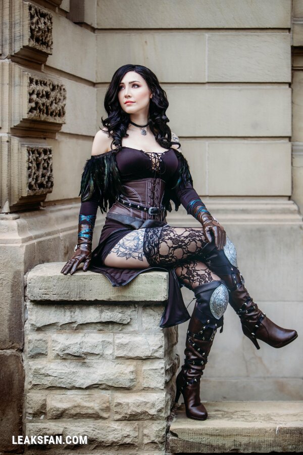 Luxlo Cosplay - Yennefer - 22