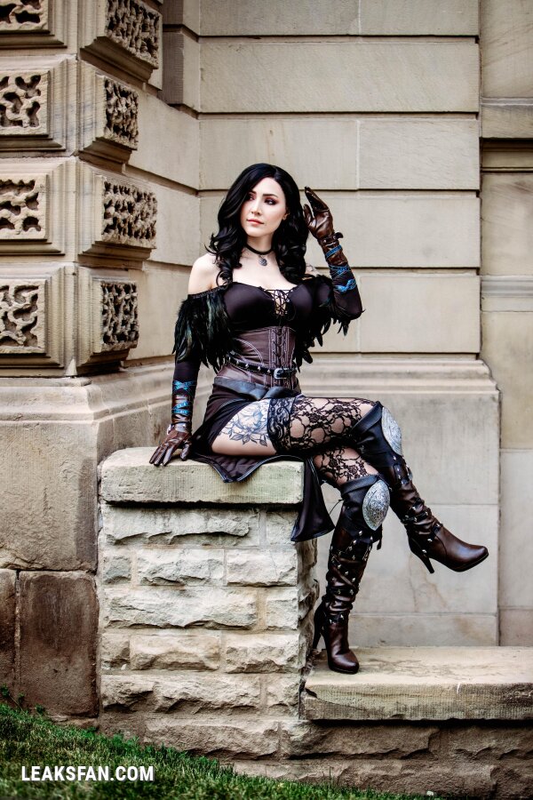 Luxlo Cosplay - Yennefer - 23