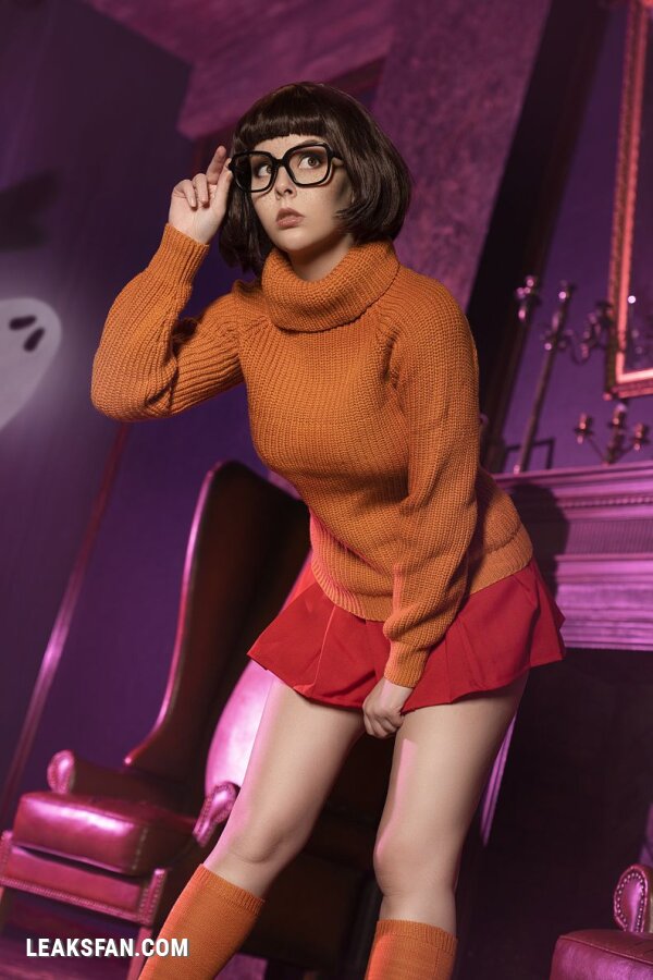 Helly Valentine - Velma (Scooby Doo) - 19