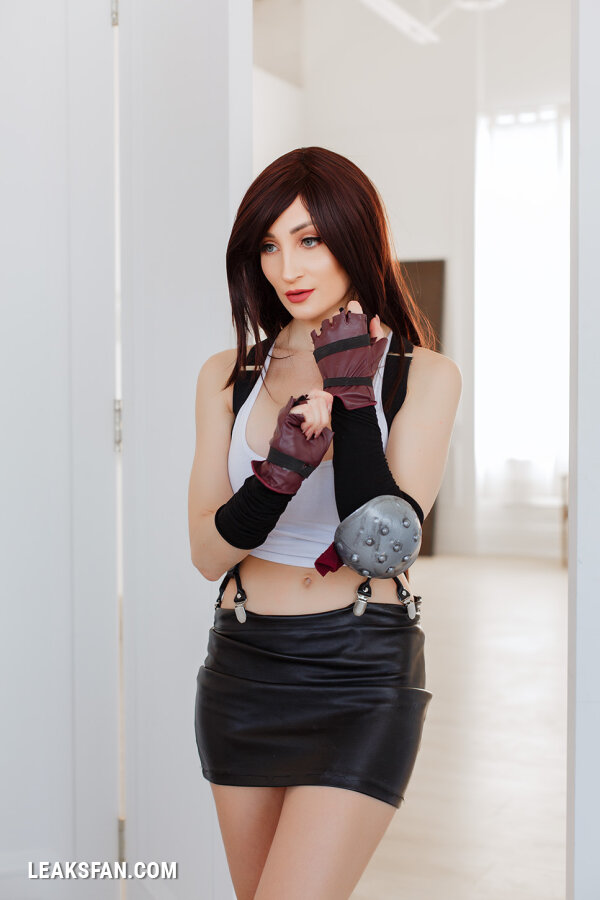 Holly Wolf - Tifa - 1