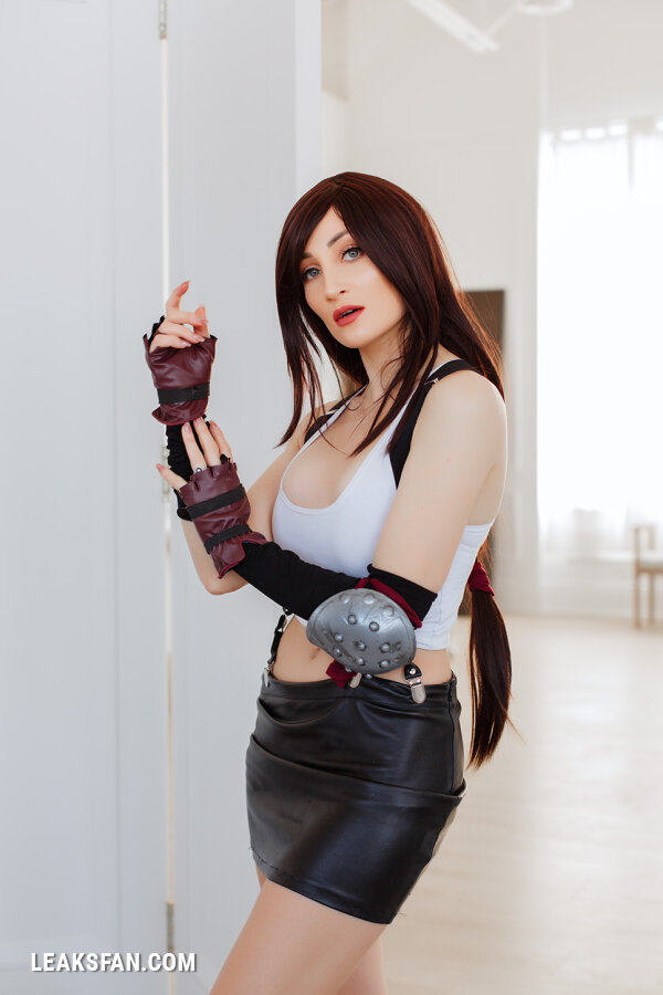 Holly Wolf - Tifa - 2