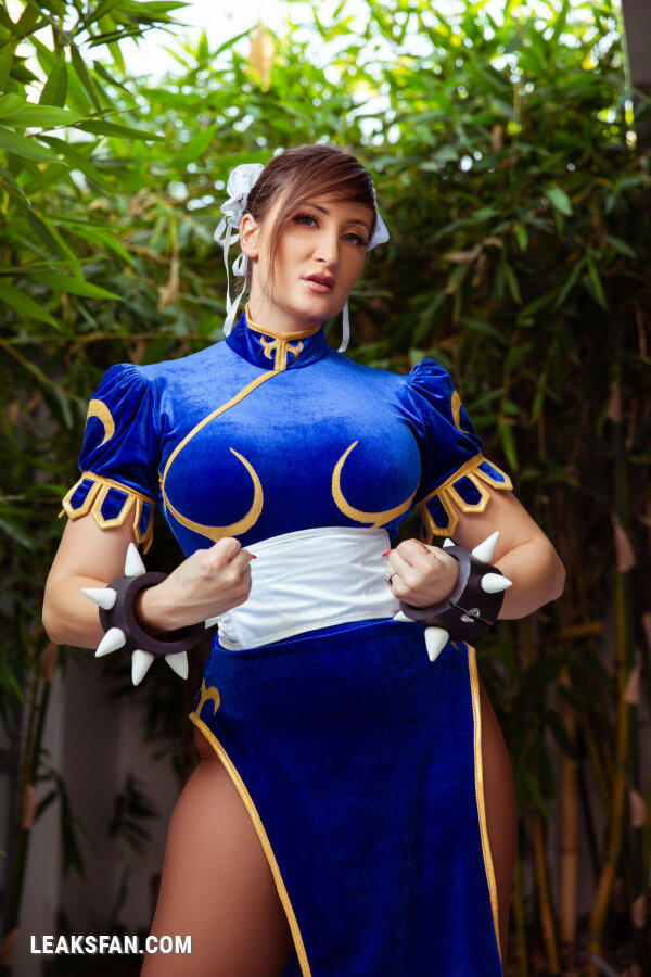 Holly Wolf - Chun-Li - 2