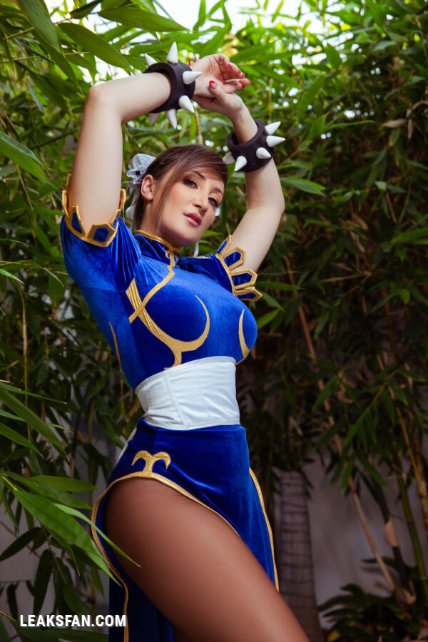 Holly Wolf - Chun-Li - 0