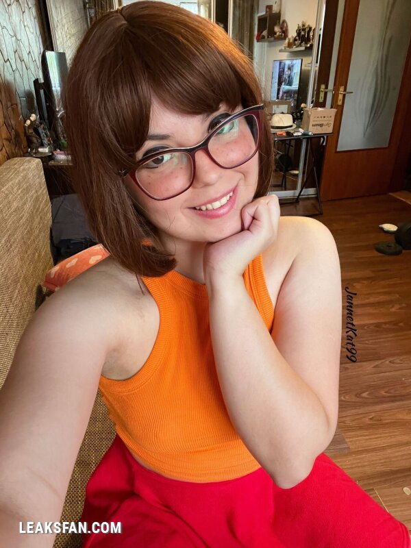 JannetKat99 - Velma - 22