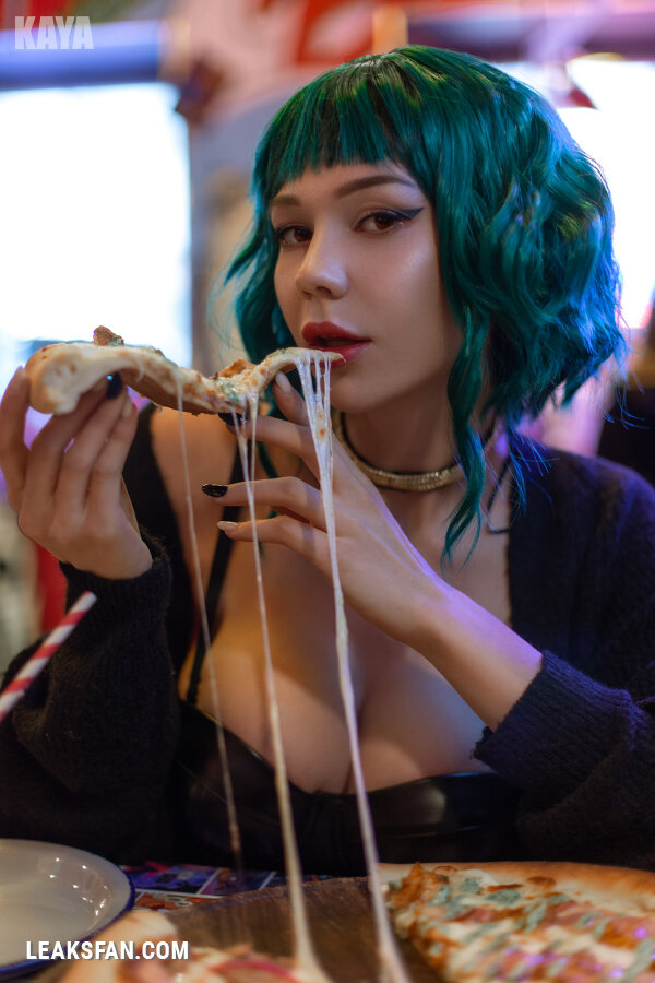 Kaya Nilson - Ramona Flowers - 0