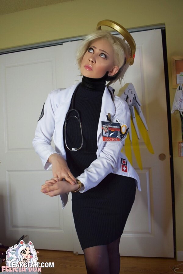 Felicia Vox - Doctor Ziegler - 2