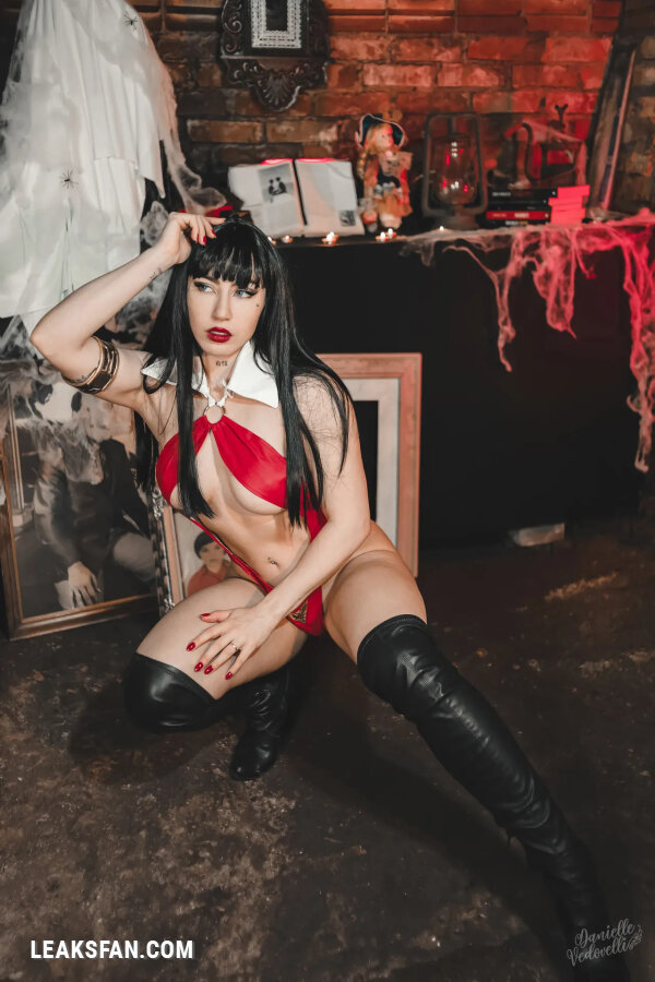 Danielle Vedovelli - Vampirella - 5