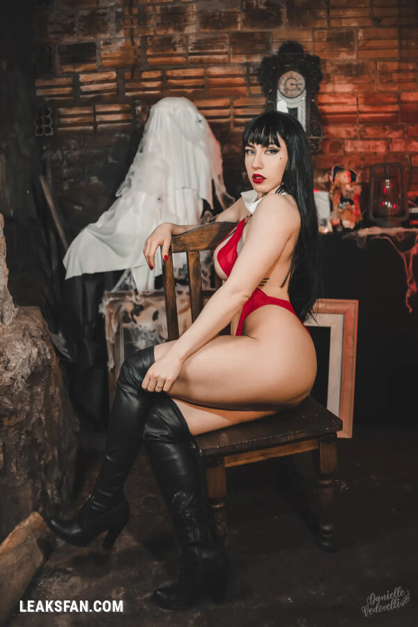 Danielle Vedovelli - Vampirella - 1