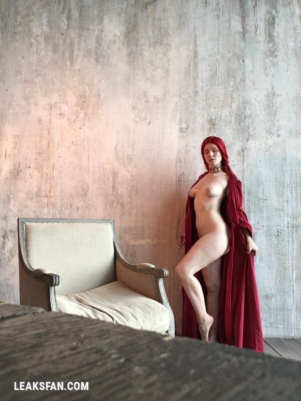 Lada Lyumos - Game of Thrones. Melisandre - 1