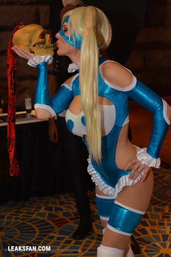 R.Mika (Street Fighter) cosplay by Kristen Hughey! - 7