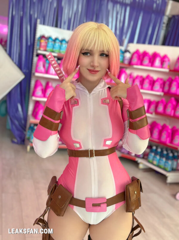 Ulichan - Gwenpool - 25