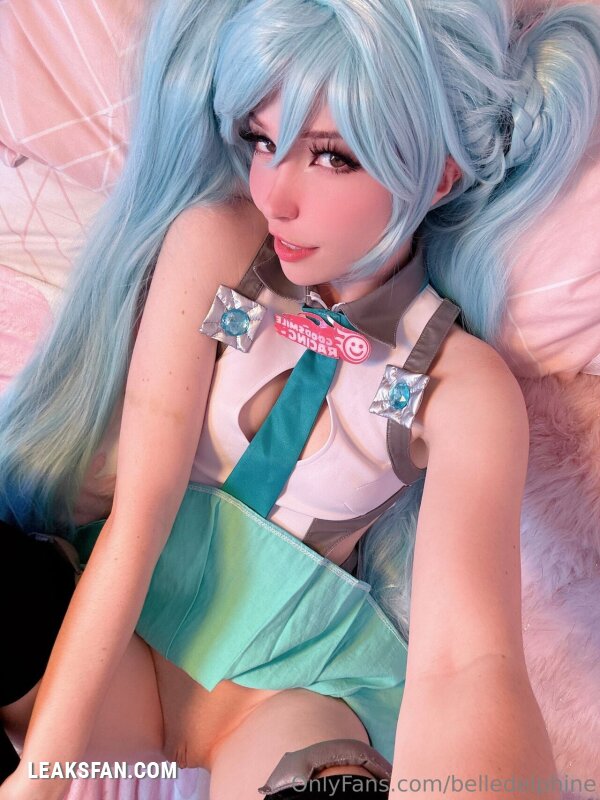 Belle Delphine ----------------- Hatsune Miku - 33