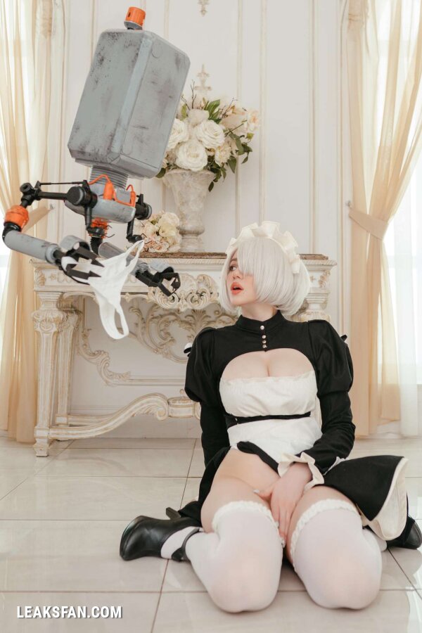 Alina Becker - 2B Maid - 19