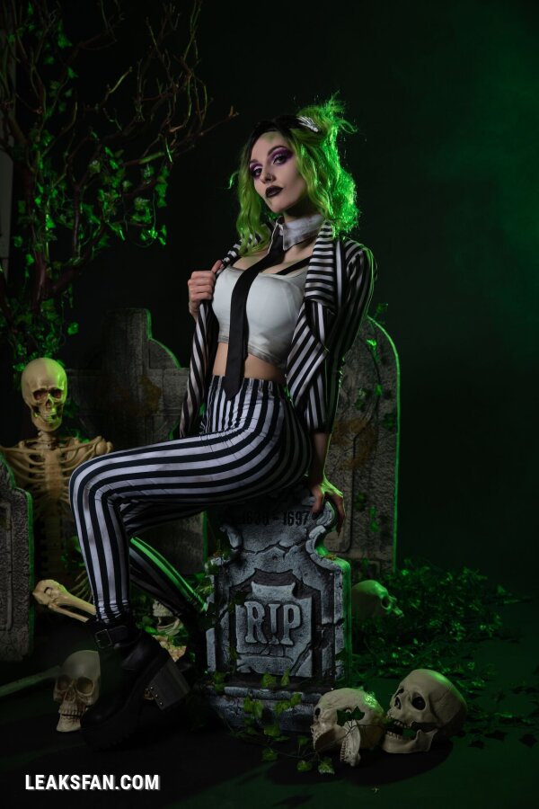 Rolyatistaylor - Beetlejuice - 5