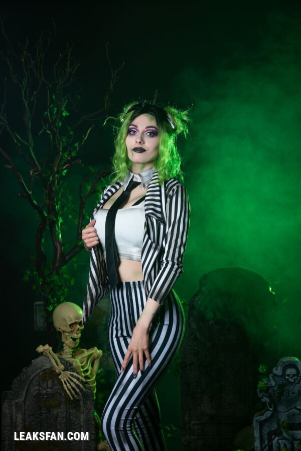 Rolyatistaylor - Beetlejuice - 34