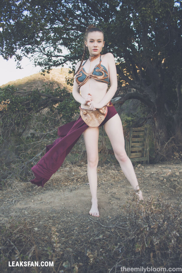 Emily Bloom is Slave Leia - 23