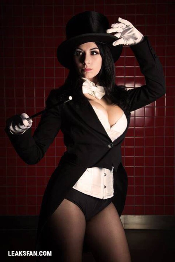 Zatanna Zatara (Justice League) - 2